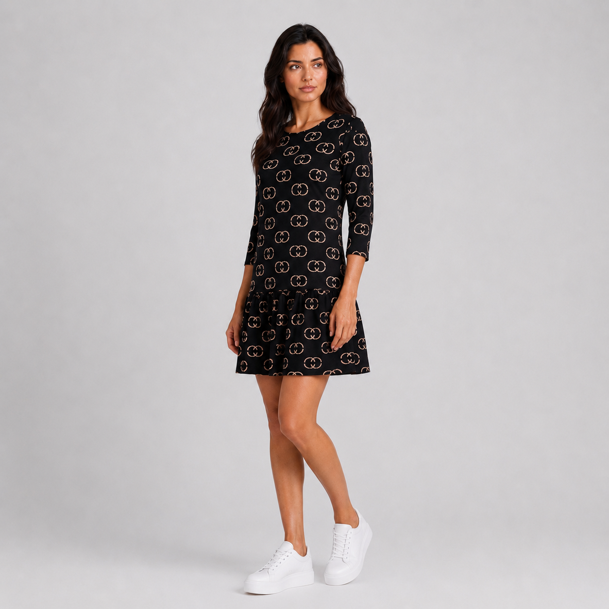 Sukienka Damska Premium Casual z Falbaną – Czarna Wzorzysta  CC Sukienka | 38-46
